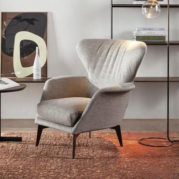 Lovy Bergère moderne au design enveloppant de Bonaldo avec pieds hauts